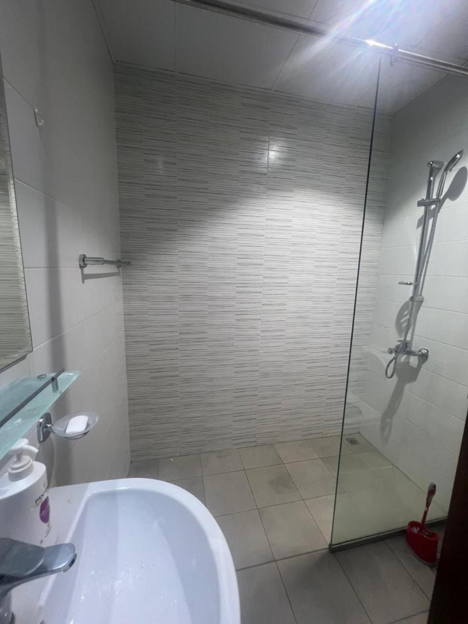 Downtown Holiday'S - 1 Min To Dubai Mall & Burj Khalifa Hostel Ngoại thất bức ảnh