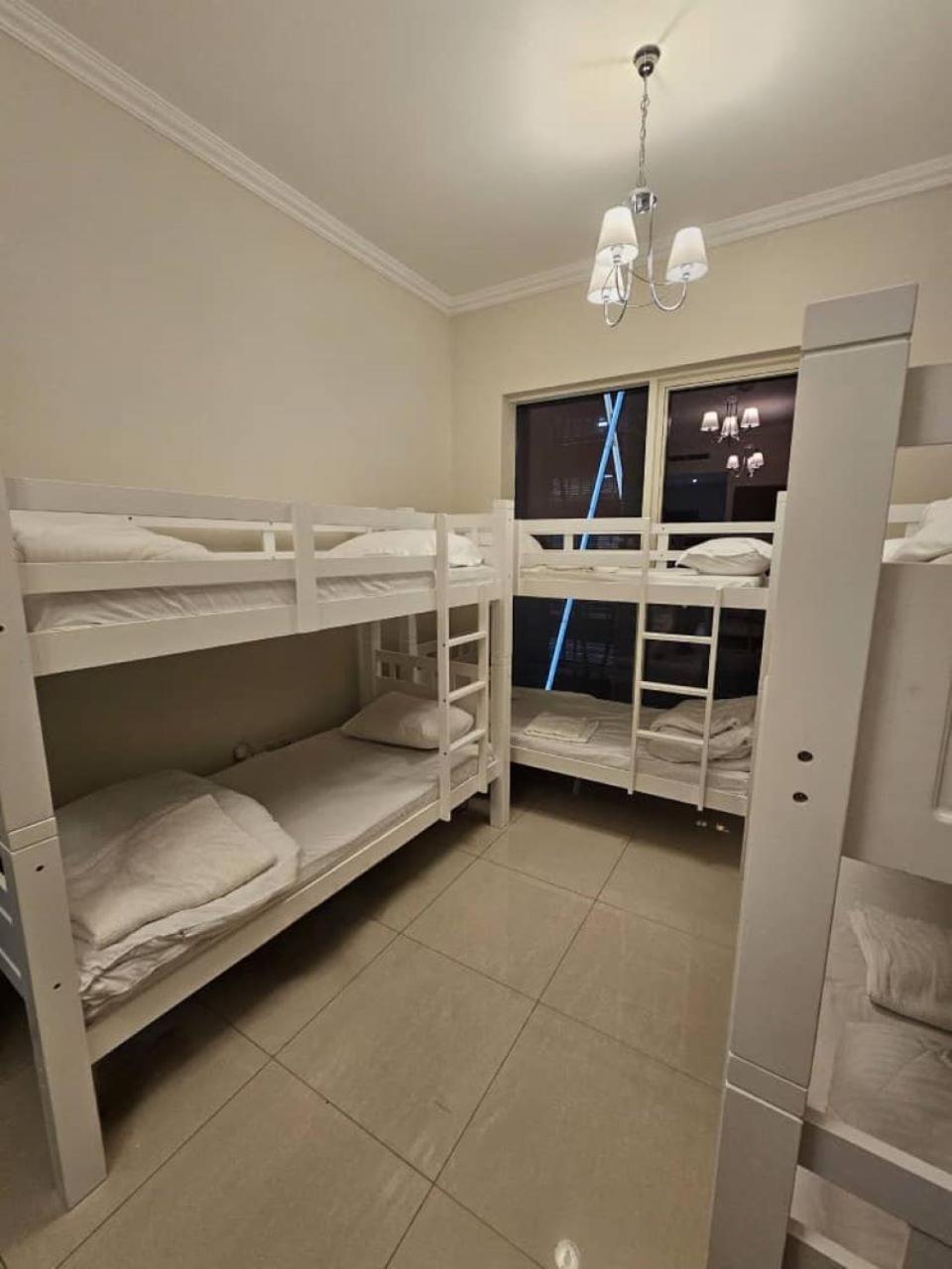 Downtown Holiday'S - 1 Min To Dubai Mall & Burj Khalifa Hostel Ngoại thất bức ảnh